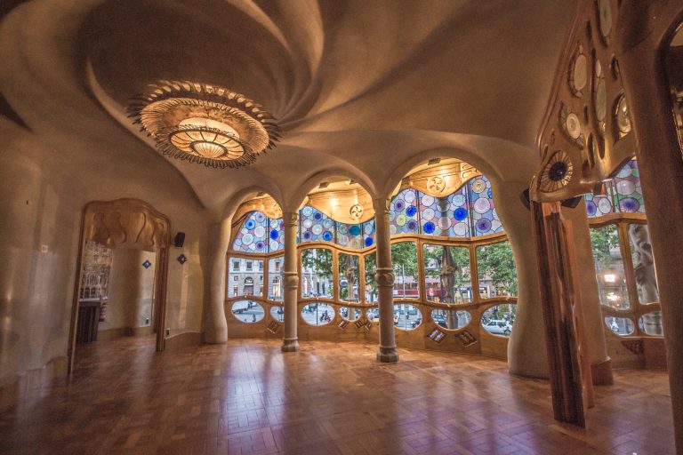 12 Best Gaudi Buildings in Barcelona