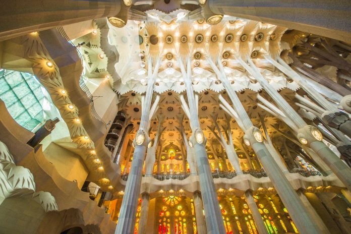 12 Best Gaudi Buildings in Barcelona | A Little Nomad