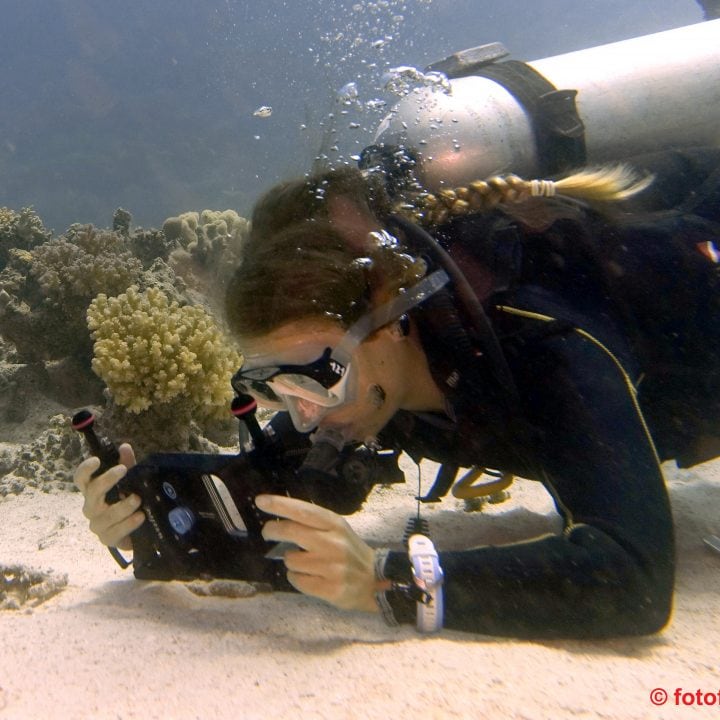 Best Dive Computer for Beginners (Suunto, Mares & Aqualung Review) 5